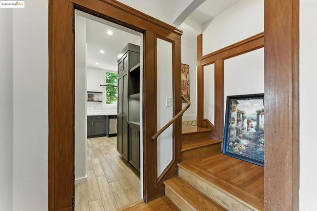 7 Panoramic Way, Condo with 2 bedrooms, 1 bathrooms and null parking in Berkeley CA | Image 7