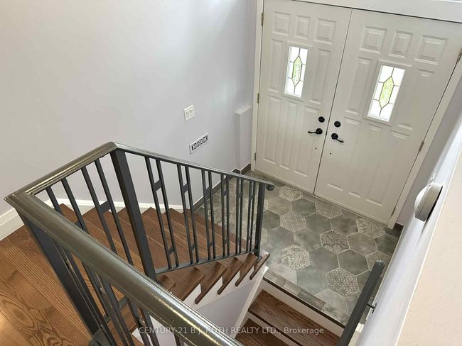 51 Heather St, House other with 3 bedrooms, 2 bathrooms and 2 parking in Barrie ON | Image 5