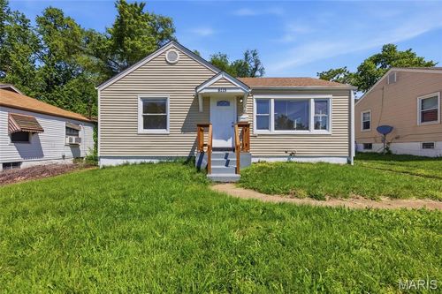 8115 Myrick St, Berkeley, MO, 63134-2215 | Card Image