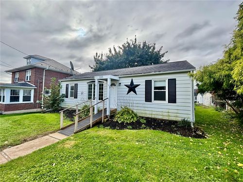 535 Mauch Chunk St, Nazareth, PA, 18064 | Card Image