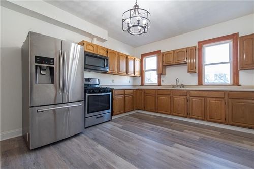 2-33 Marlborough Ave, Providence, RI, 02907-1218 | Card Image