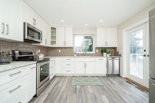 20370 Thorne Ave, Maple Ridge, BC, V2X8T9 | Card Image