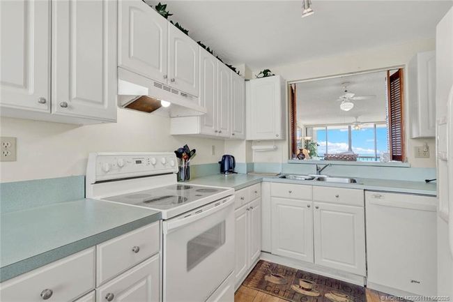 APT-1103 - 10600 S Ocean Dr, Condo with 2 bedrooms, 2 bathrooms and null parking in Jensen Beach FL | Image 9