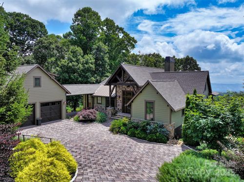 84 Meadow Top Ln, Hendersonville, NC, 28792-0053 | Card Image