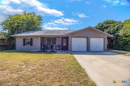 204 Zinnia Dr, Killeen, TX, 76542-1801 | Card Image