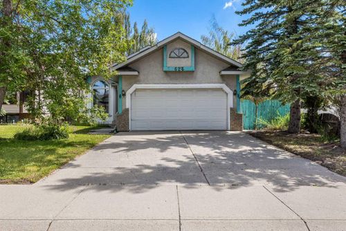 624 Shawinigan Dr Sw, Calgary, AB, T2Y2H4 | Card Image