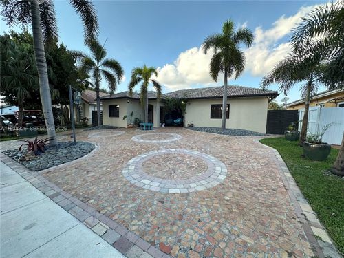 8935 Nw 164th St, Miami Lakes, FL, 33018 | Card Image