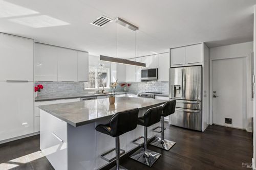 212 Eaton Court, Benicia, CA, 94510 | Card Image