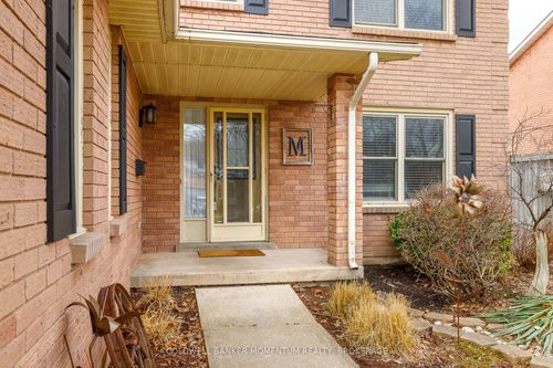27 Northwood Drive, Welland, ON, L3C6R5 | Card Image