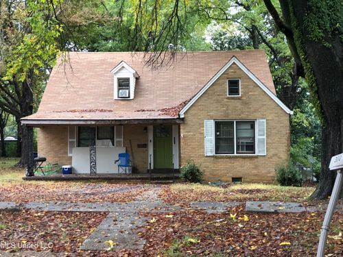 370 E College Ave, Holly Springs, MS, 38635-3120 | Card Image