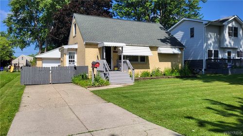 224 Sky Hi Dr, West Seneca, NY, 14224-3166 | Card Image