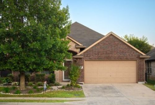 1004 Vintage Ave, Gainesville, TX, 76240-5929 | Card Image