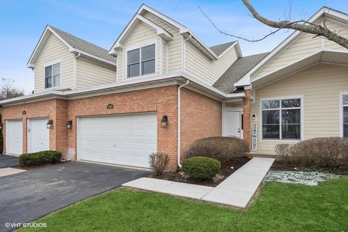 9182 Falcon Greens Dr, Village Of Lakewood, IL, 60014-3315 | Card Image