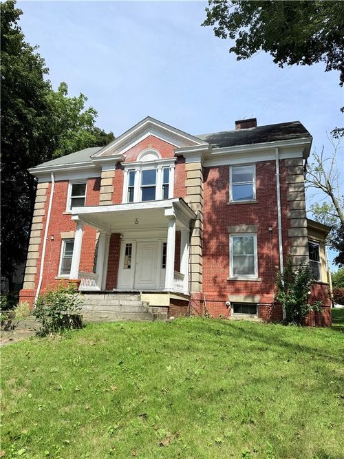 7 Lanphear St, West Warwick, RI, 02893-5653 | Card Image