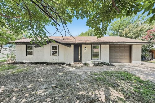 3716 Clotell Dr, Fort Worth, TX, 76119-7709 | Card Image