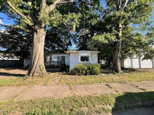 130 N 1st Ave, Paden City, WV, 26159-1416 | Card Image