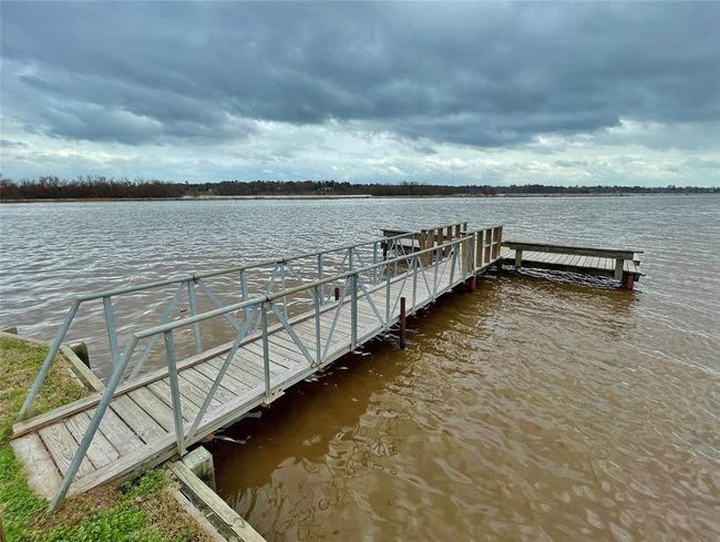 Enjoy fishing or just enjoy the view. | Image 25