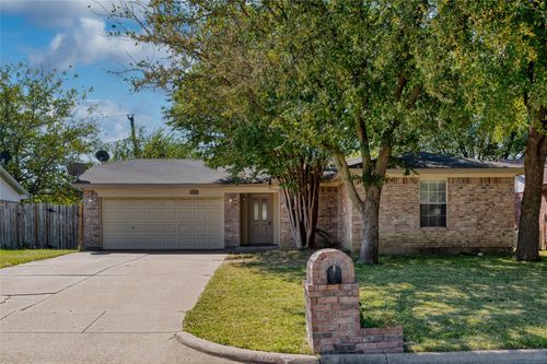 618 Plainview Dr, Mansfield, TX, 76063-2170 | Card Image