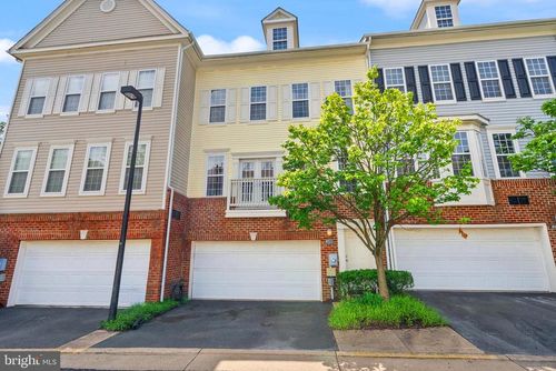 40-8123 Harper Valley Ln, FALLS CHURCH, VA, 22042-1266 | Card Image