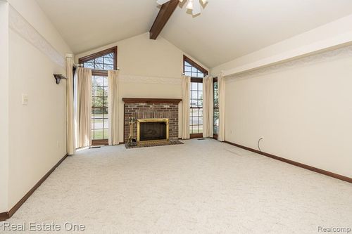 48790 Mill Bank Ct, Shelby Township, MI, 48315-4303 | Card Image