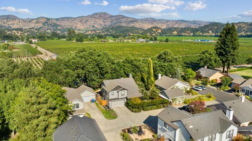 4 Forrester Ln, Yountville, CA, 94599-1431 | Card Image