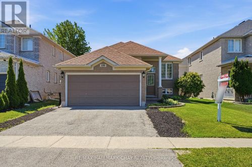 109 Sovereigns Gate, Barrie (Innis-Shore), ON, L4N0Y9 | Card Image