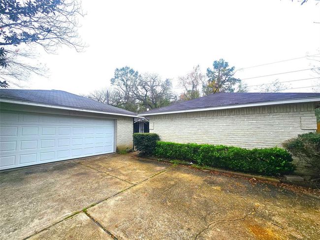 6402 Barrygate Dr, House other with 3 bedrooms, 2 bathrooms and 2 parking in Spring TX | Image 13