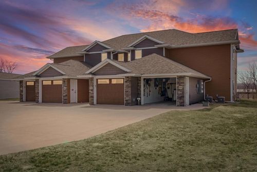 3808 Sunnyside Drive, La Crosse, WI, 54601 | Card Image