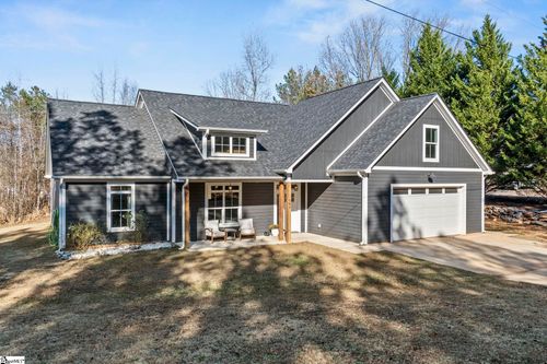 195 Rhonda Rd, Campobello, SC, 29322-9208 | Card Image