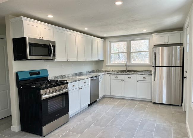 340 W Sturbridge Rd, House other with 2 bedrooms, 1 bathrooms and 8 parking in East Brookfield MA | Image 4