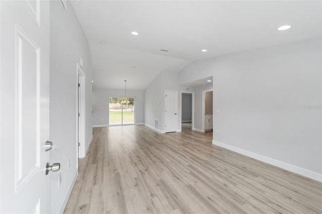 13316 Sw 105 Th Pl, House other with 3 bedrooms, 2 bathrooms and null parking in Dunnellon FL | Image 5