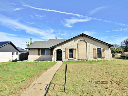 1700 Hendrick Dr, Plano, TX, 75074-4208 | Card Image