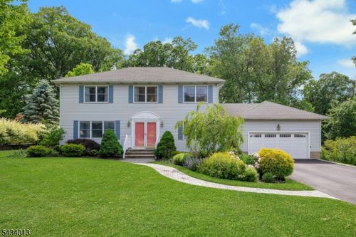 29 Sandra Ln, Randolph, NJ, 07869-1509 | Card Image