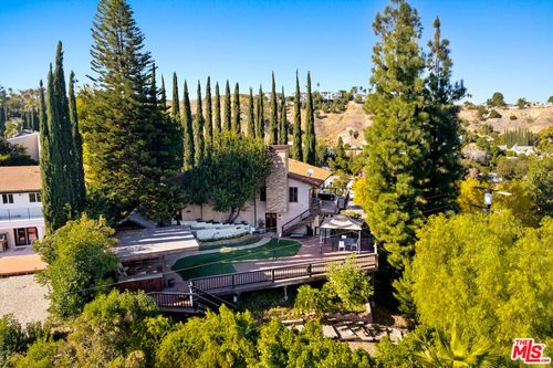 4920 Llano Dr, Woodland Hills, CA, 91364-3023 | Card Image