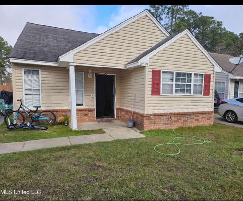 10589 Bay Tree Dr, Gulfport, MS, 39503-4532 | Card Image