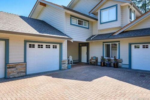 {{alt}} | Card Image