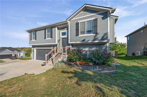 800 Sw Hilltop Ct, Grain Valley, MO, 64029-7836 | Card Image