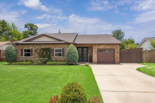 4211 Marlborough Dr, Houston, TX, 77092-7524 | Card Image