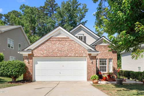 137 Georgetowne Dr, Clayton, NC, 27520-1846 | Card Image