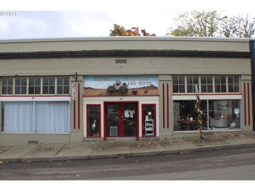 226 N Main St, MyrtleCreek, OR, 97457 | Card Image