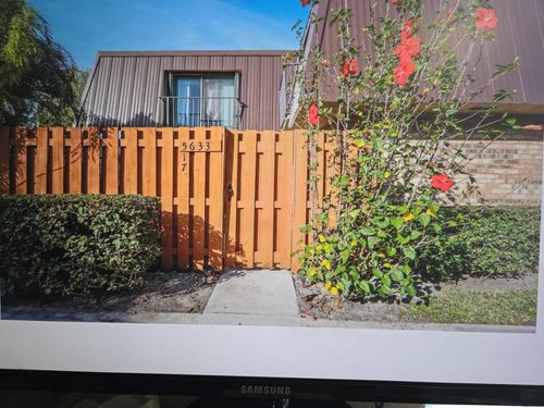 5633 Se Windsong Ln, Stuart, FL, 34997-8218 | Card Image