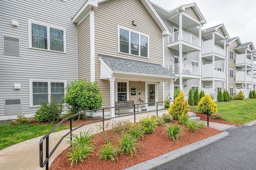 3302-3302 Briarwood Vlg, Clinton, MA, 01510-3953 | Card Image