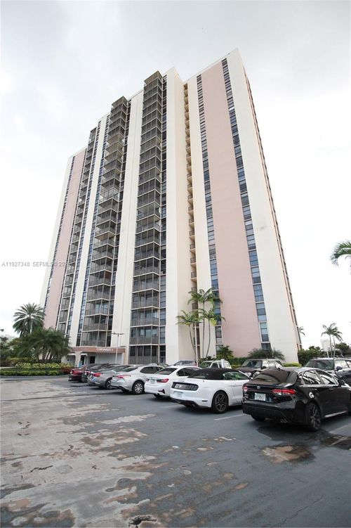 apt-2237-20379 W Country Club Dr, Aventura, FL, 33180-1629 | Card Image