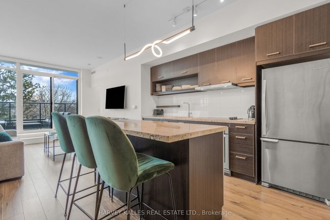 402 - 170 Chiltern Hill Rd, Condo with 2 bedrooms, 2 bathrooms and 1 parking in York ON | Image 9