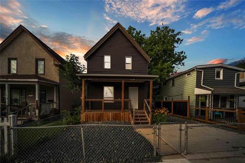 181 Hespeler Ave, Winnipeg, MB, R2L0L5 | Card Image