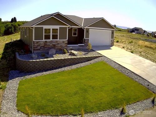 9 Columbia View Dr, Brewster, WA, 98812-6104 | Card Image