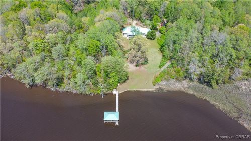 472 Deerchase Rd, Saluda, VA, 23149-3079 | Card Image