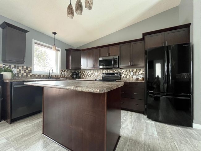 1130 16 Street, House other with 4 bedrooms, 3 bathrooms and 5 parking in Wainwright AB | Image 10