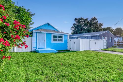 180 W 15th St, Riviera Beach, FL, 33404-6104 | Card Image