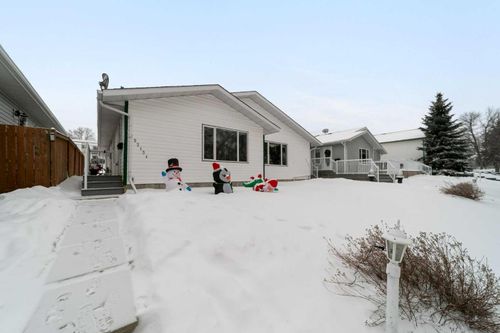 5213B 57 St, Camrose, AB, T4V2Y5 | Card Image